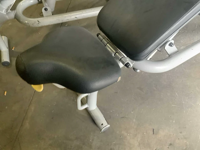 Technogym element adjustable bench krachtstation - afbeelding 3 van  4