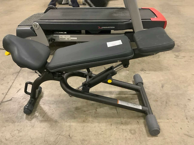 Technogym element adjustable bench krachtstation - afbeelding 2 van  5