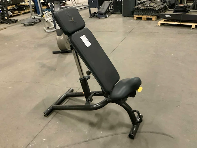 Technogym element adjustable bench krachtstation - afbeelding 3 van  5