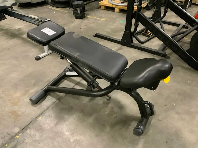 Technogym element adjustable bench krachtstation - afbeelding 1 van  4