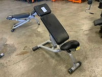 Technogym element adjustable bench krachtstation - afbeelding 2 van  4