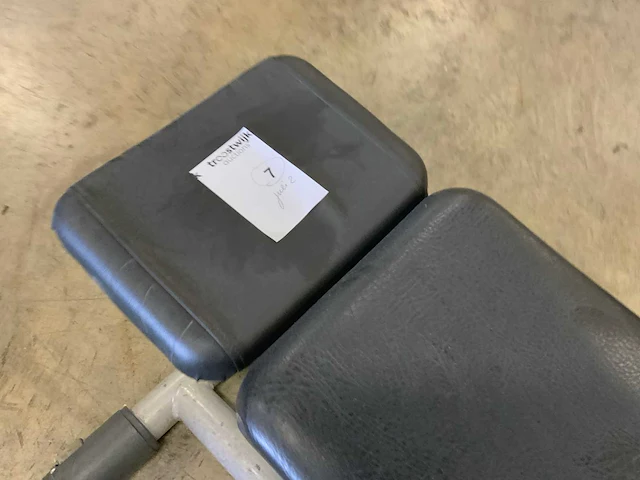 Technogym element adjustable bench krachtstation - afbeelding 2 van  5