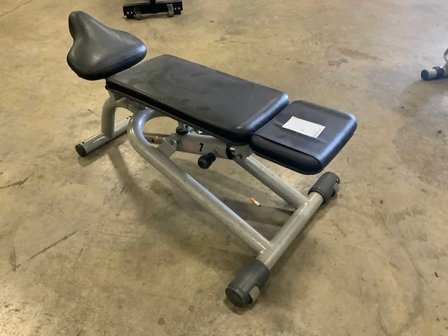 Technogym element adjustable bench krachtstation - afbeelding 4 van  5