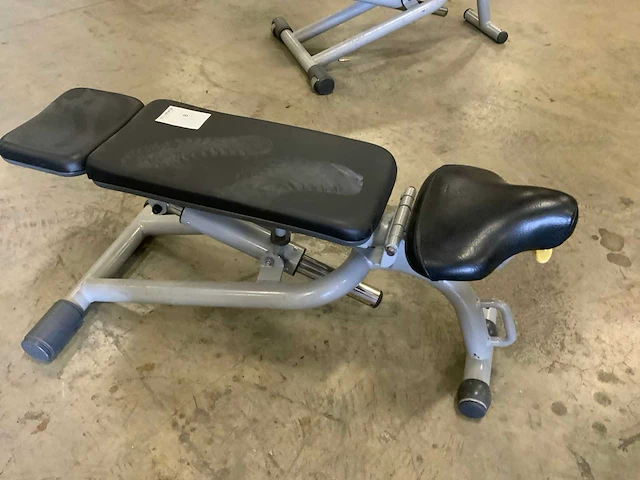 Technogym element adjustable bench krachtstation - afbeelding 2 van  4