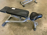 Technogym element adjustable bench krachtstation - afbeelding 2 van  4