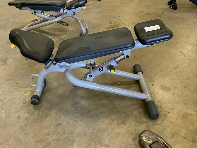Technogym element adjustable bench krachtstation - afbeelding 3 van  4