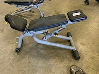 Technogym element adjustable bench krachtstation - afbeelding 3 van  4