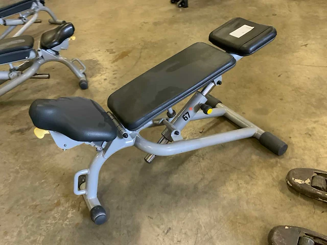 Technogym element adjustable bench krachtstation - afbeelding 4 van  4