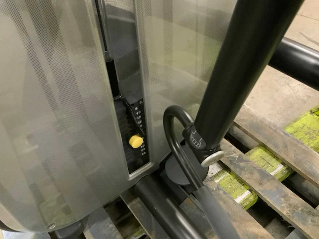 Technogym element arm curl krachtstation - afbeelding 3 van  3