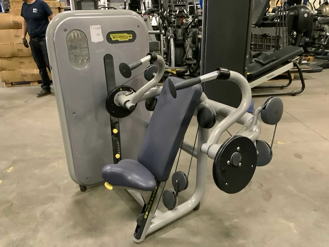 Technogym element arm extension krachtstation - afbeelding 1 van  6