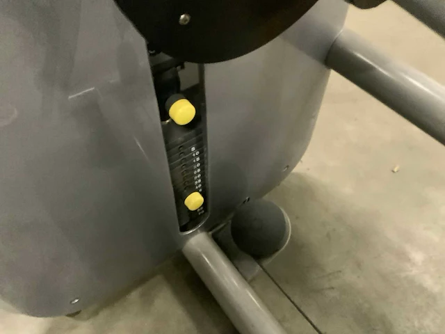 Technogym element arm extension krachtstation - afbeelding 3 van  6