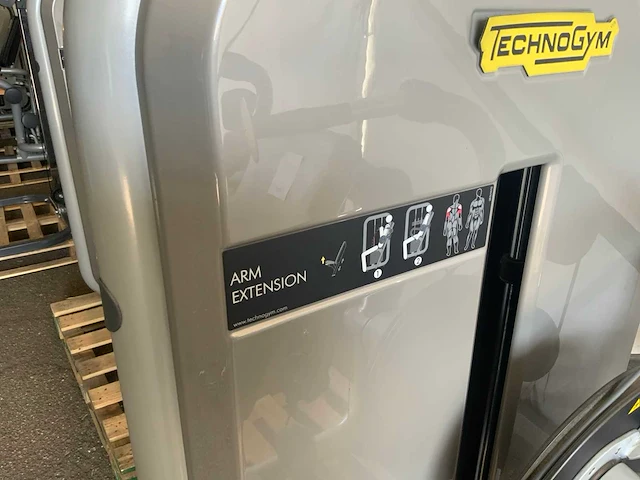 Technogym element arm extension krachtstation - afbeelding 4 van  6