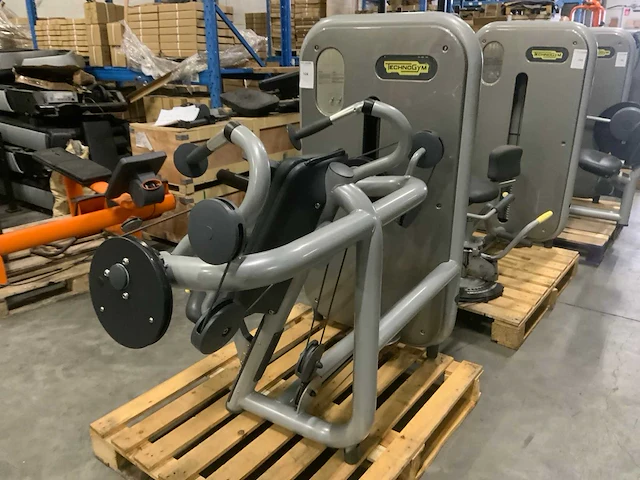 Technogym element arm extension krachtstation - afbeelding 5 van  5