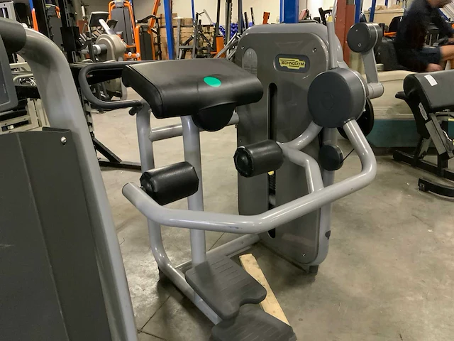 Technogym element armcurl krachtstation - afbeelding 5 van  6