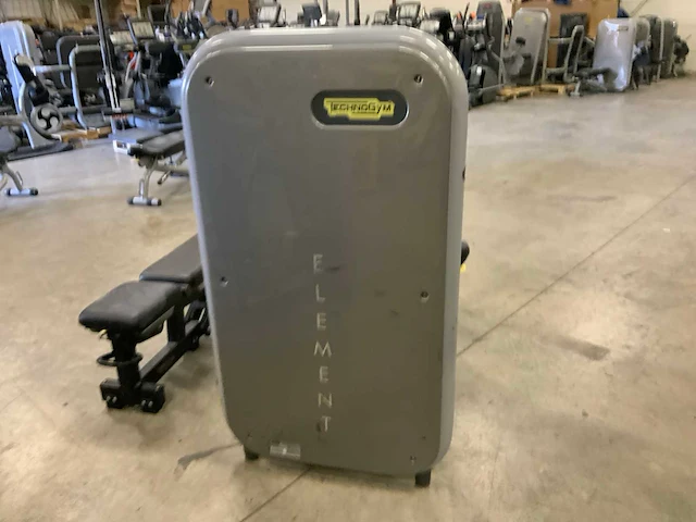Technogym element armcurl krachtstation - afbeelding 5 van  6