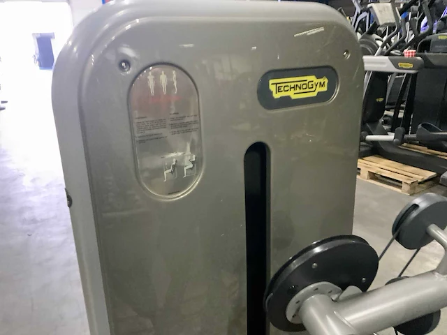Technogym element armcurl krachtstation - afbeelding 3 van  5