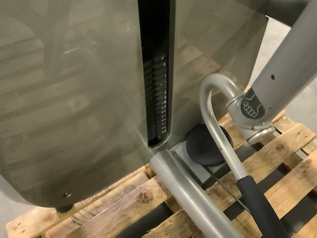 Technogym element armcurl krachtstation - afbeelding 4 van  5
