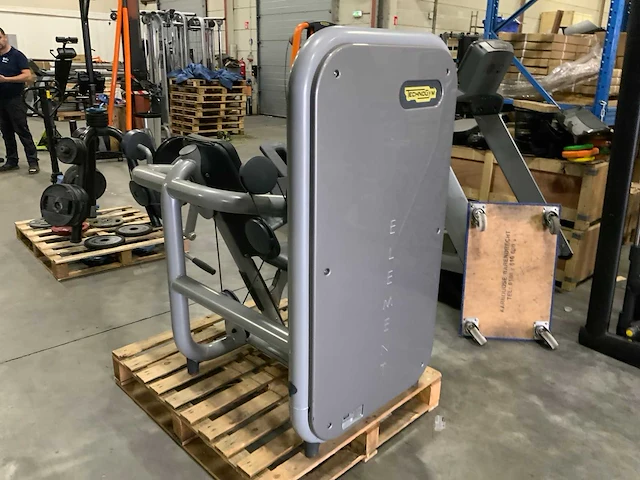 Technogym element armcurl krachtstation - afbeelding 5 van  5