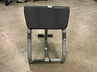 Technogym element biceps curl bench krachtstation - afbeelding 2 van  4