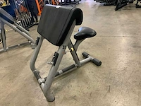 Technogym element biceps curl bench krachtstation - afbeelding 4 van  4