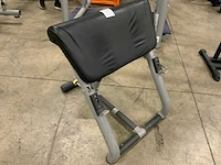 Technogym element biceps curl bench krachtstation - afbeelding 1 van  4