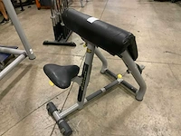 Technogym element biceps curl bench krachtstation - afbeelding 2 van  4