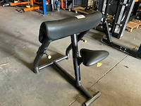 Technogym element biceps curl krachtstation - afbeelding 3 van  5