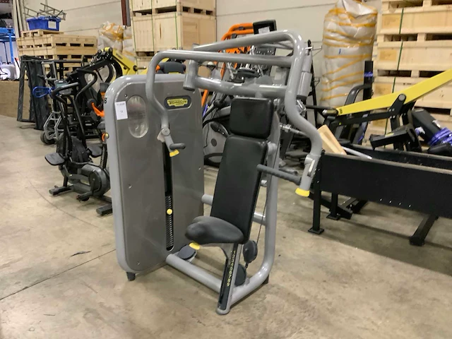 Technogym element chest press krachtstation - afbeelding 1 van  5
