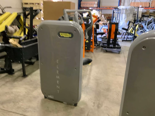 Technogym element chest press krachtstation - afbeelding 4 van  5