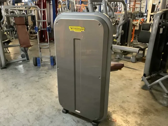 Technogym element chestpress krachtstation - afbeelding 3 van  4