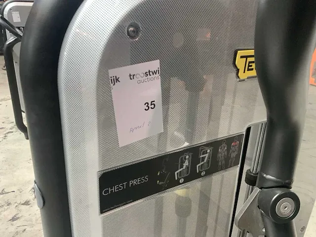 Technogym element chestpress krachtstation - afbeelding 2 van  6
