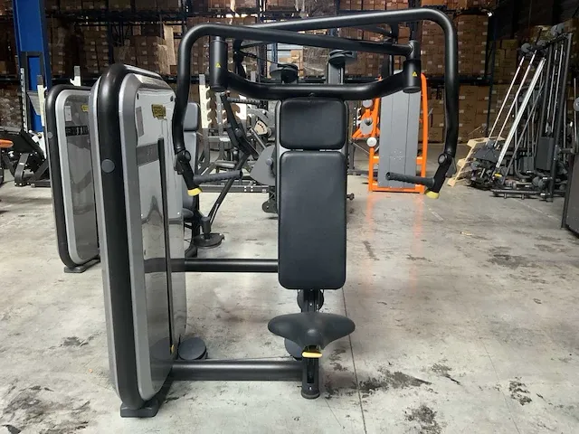 Technogym element chestpress krachtstation - afbeelding 5 van  6