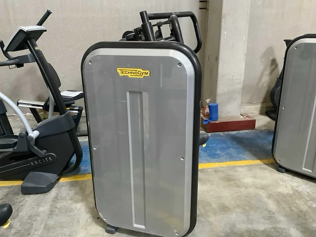 Technogym element chestpress krachtstation - afbeelding 5 van  6
