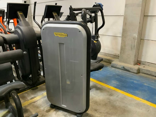 Technogym element chestpress krachtstation - afbeelding 5 van  6