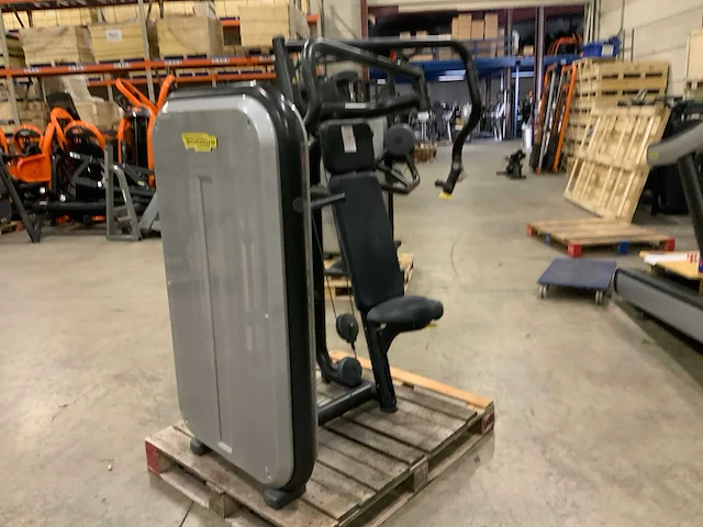Technogym element chestpress krachtstation - afbeelding 2 van  6