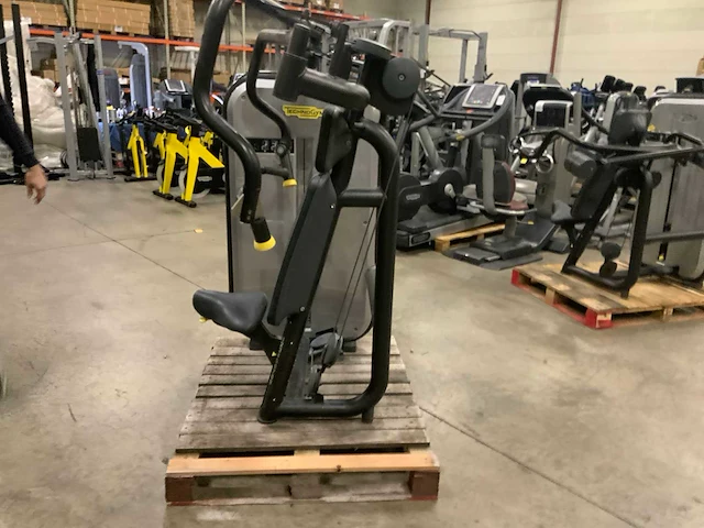 Technogym element chestpress krachtstation - afbeelding 4 van  6