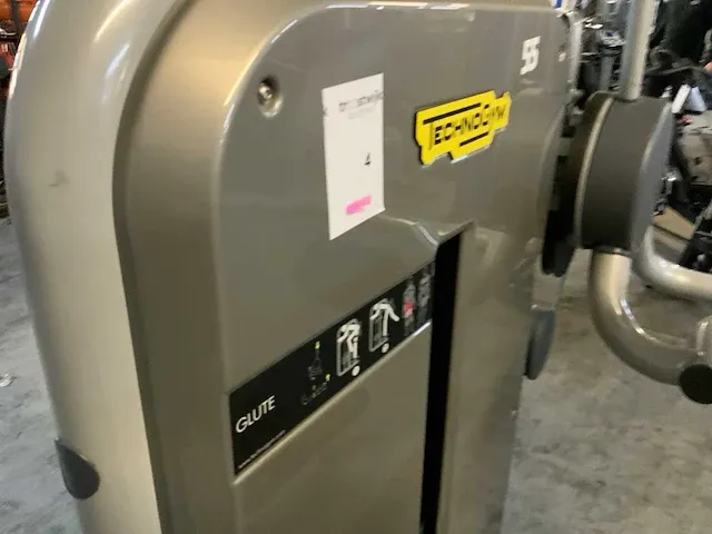 Technogym element glute krachtstation - afbeelding 2 van  4