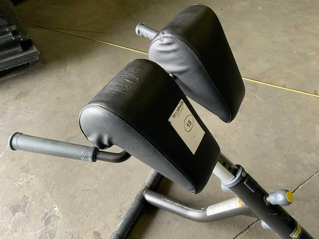 Technogym element hyperextension krachtstation - afbeelding 6 van  7