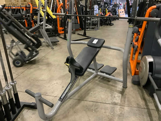 Technogym element incline bench press krachtstation - afbeelding 2 van  4