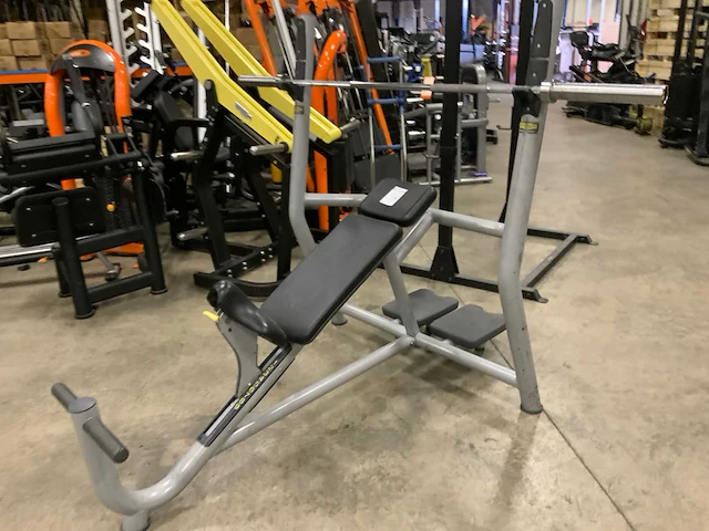 Technogym element incline bench press krachtstation - afbeelding 1 van  5