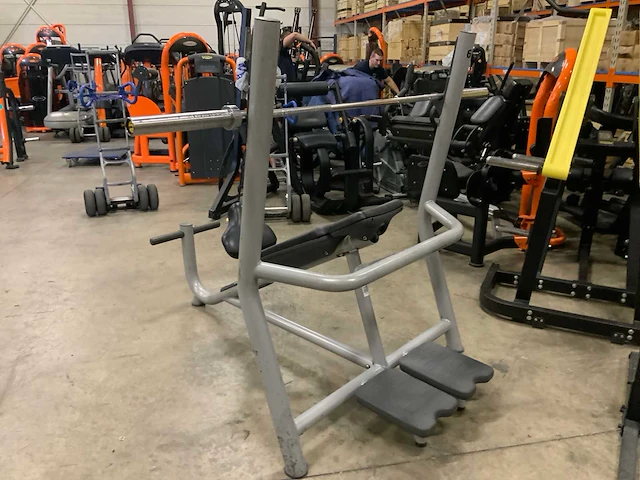 Technogym element incline bench press krachtstation - afbeelding 5 van  5
