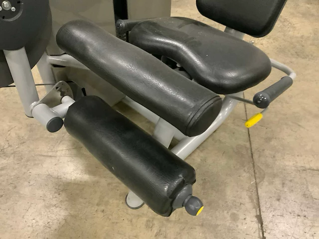 Technogym element leg extension krachtstation - afbeelding 2 van  7