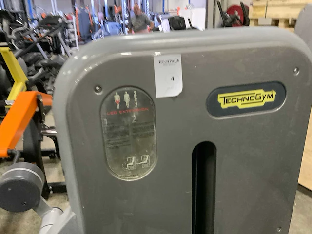 Technogym element leg extension krachtstation - afbeelding 2 van  7