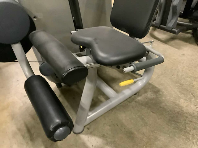 Technogym element leg extension krachtstation - afbeelding 5 van  7