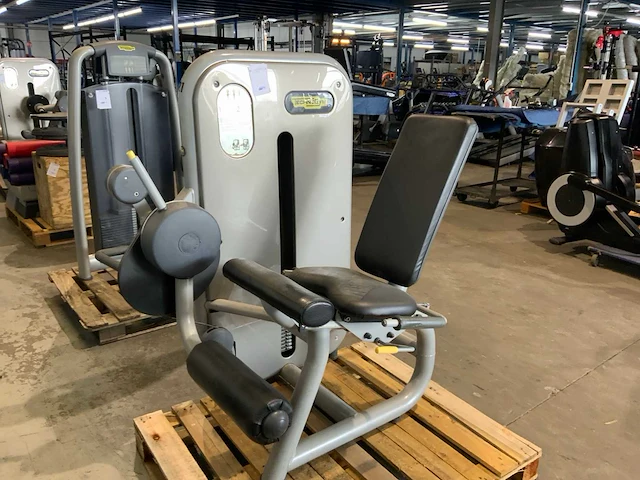 Technogym element leg extension krachtstation - afbeelding 1 van  7