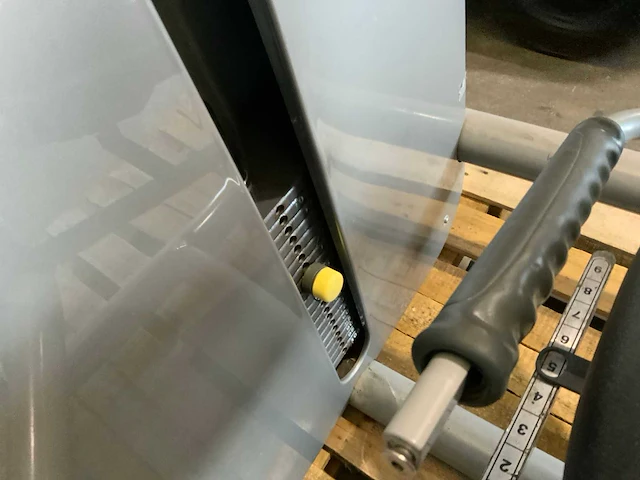 Technogym element leg extension krachtstation - afbeelding 6 van  7