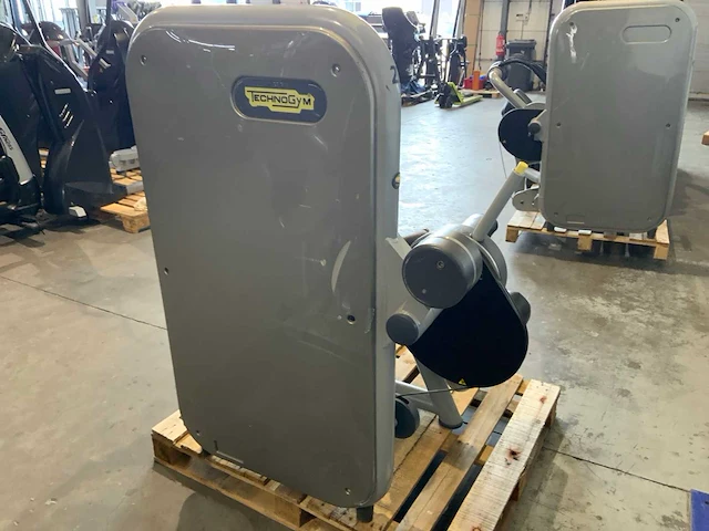 Technogym element leg extension krachtstation - afbeelding 7 van  7