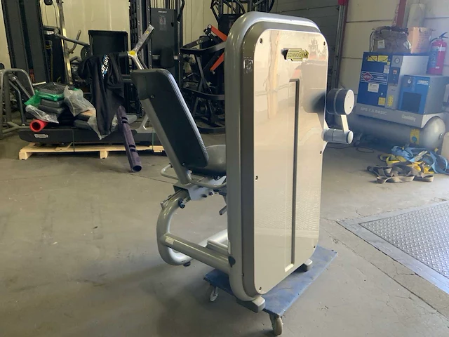 Technogym element legcurl krachtstation - afbeelding 6 van  6