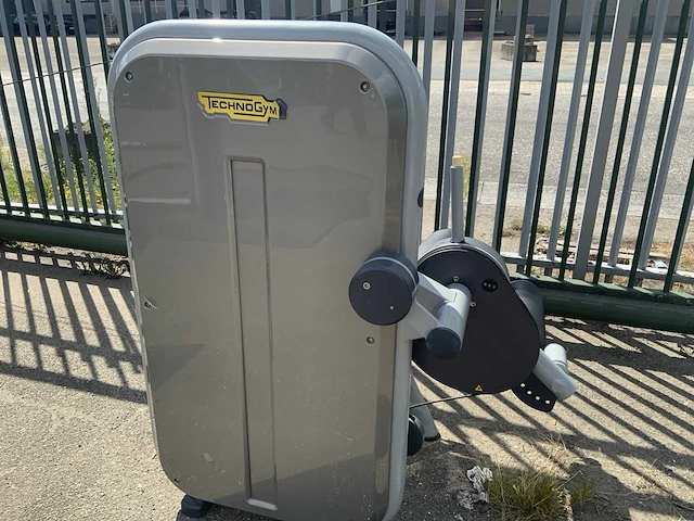 Technogym element legextension krachtstation - afbeelding 5 van  5