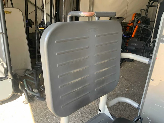 Technogym element legpress krachtstation - afbeelding 3 van  7